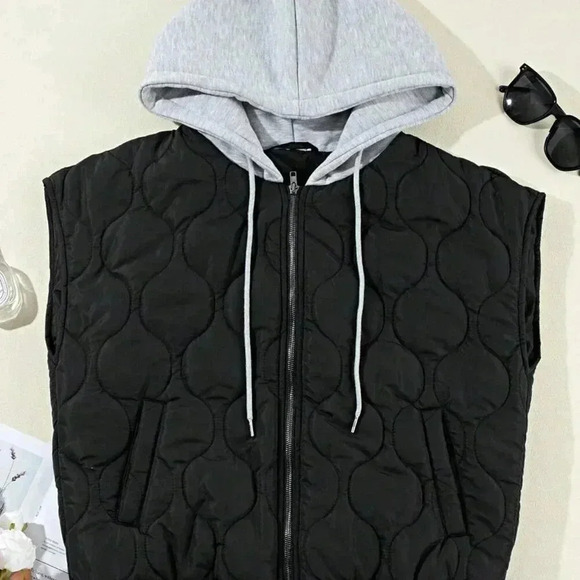 Black Boho Women's Quilted Cozy Warm Free Style Drawstring Hooded Puffer Vest - Picture 3 of 4